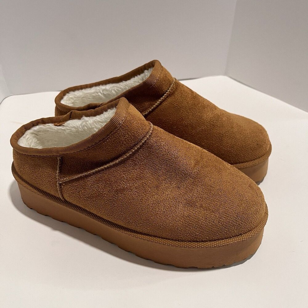 Forever" 1 1/2" Solid Platform Faux Suede Lounge Clogs Size 7